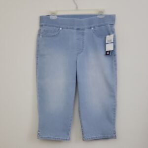 NWT Gloria Vanderbilt Blue Denim Capri Short (READ FLAWS) 10